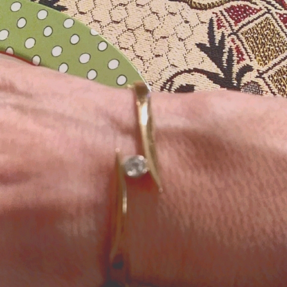 💢14k and diamond bracelet. - Picture 7 of 13